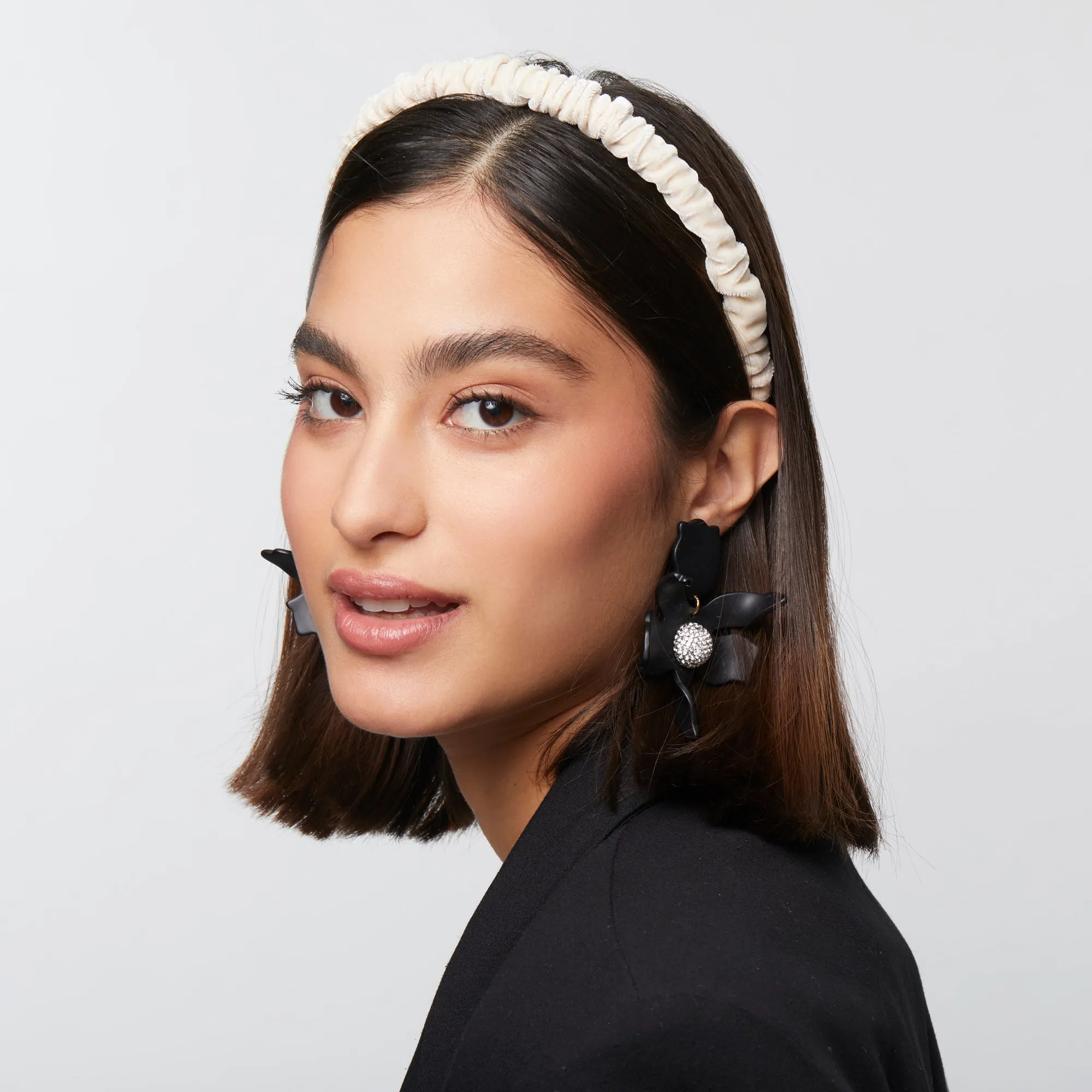 JET CRYSTAL LILY EARRINGS