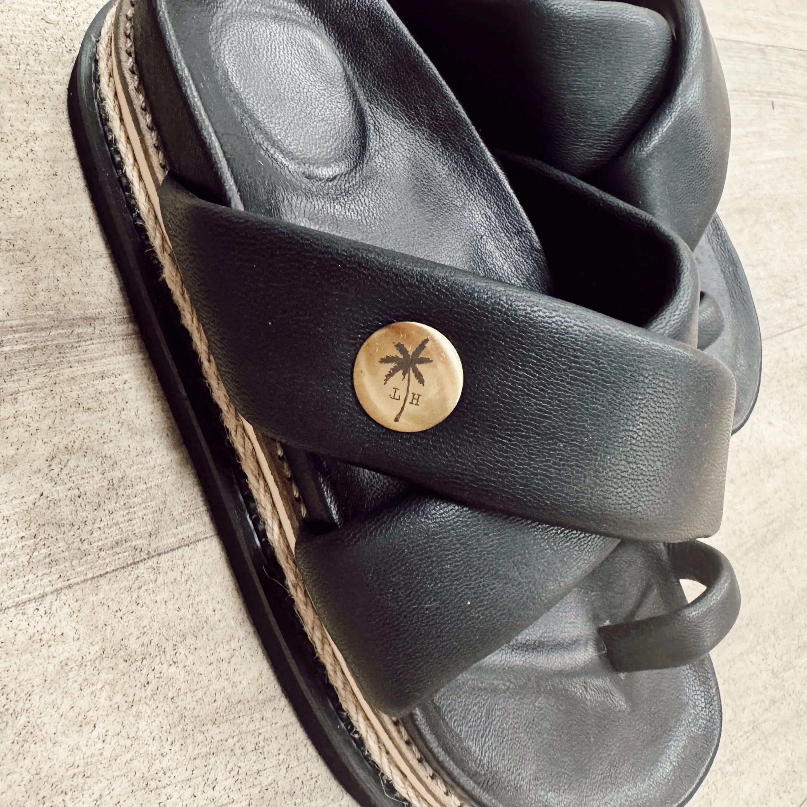 Little Hiawatha Slides - Black