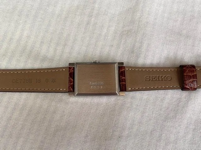 SEIKO Square-Shaped Antique Watch from the 1930s (Early Showa Period)